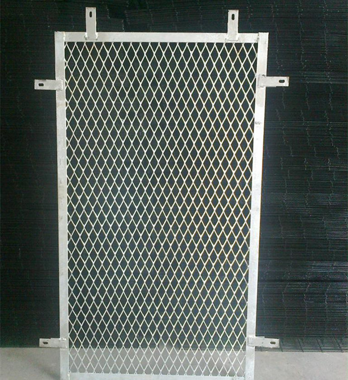 Expanded Metal Mesh Fence