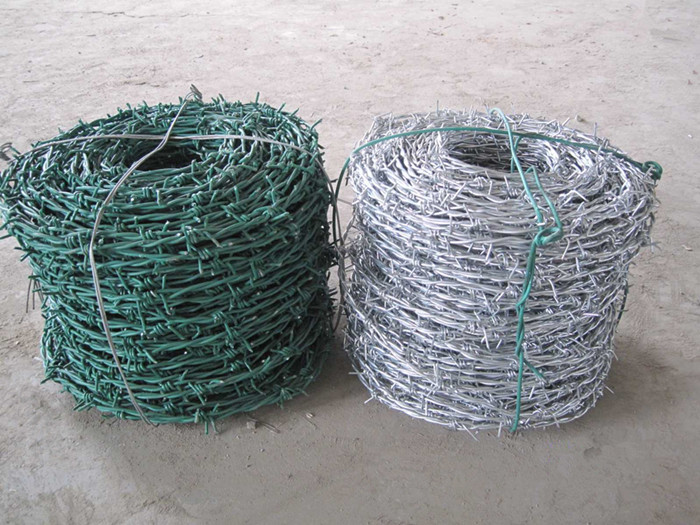 PVC premazom Barb Wire 