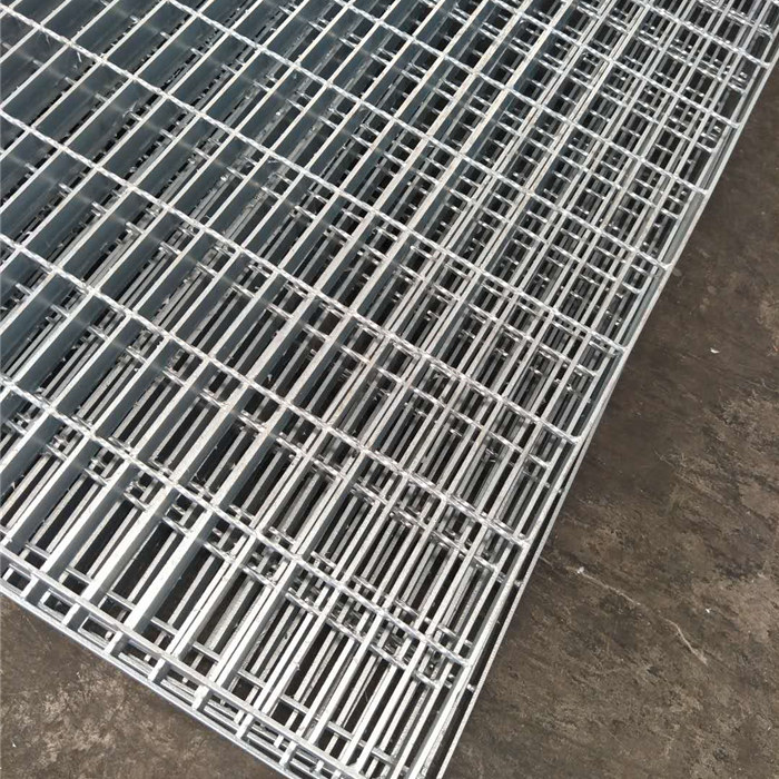 Steel grating passerella