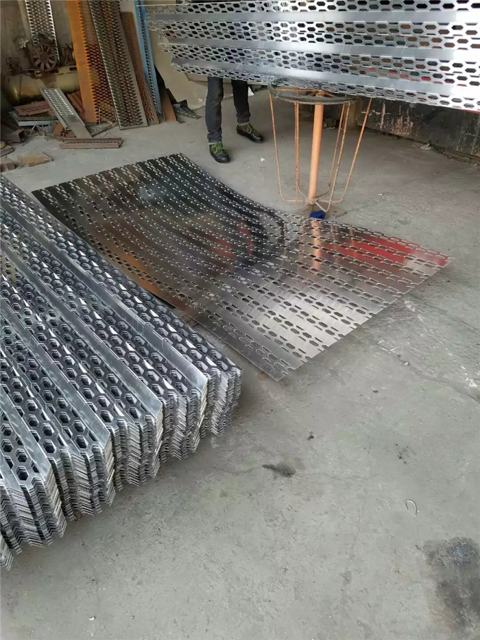 Aluminij perforirana ploča 