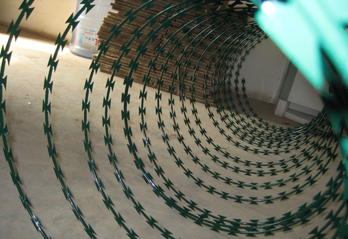 Green Color Razor Wire